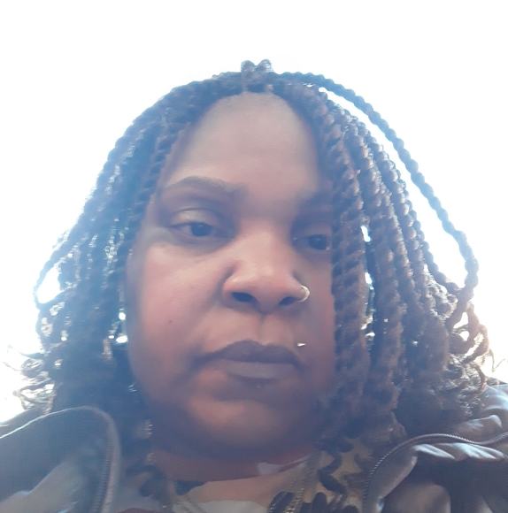 Meet your Posher, Sharon - Picture 1 of 1